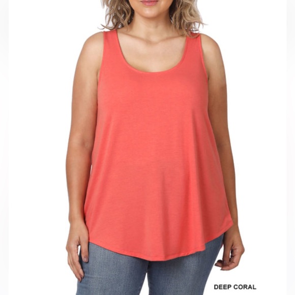 ZENANA
Sleeveless V-neck Hi-Low Hem Tank Top - Picture 6 of 12